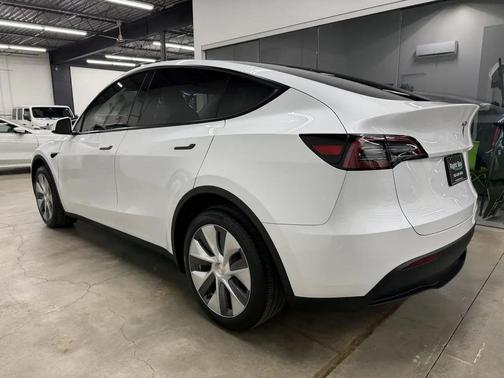 2024 Tesla Model Y Long Range Dual Motor All-Wheel Drive