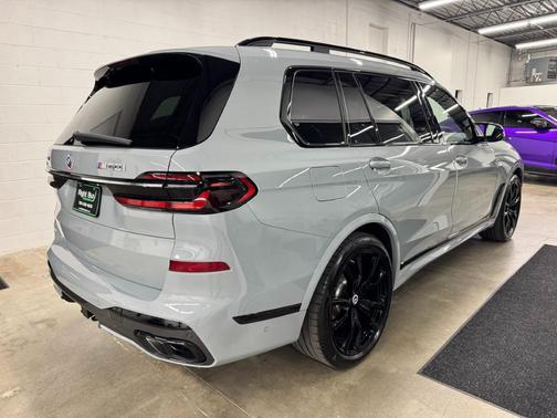 2023 BMW X7 M60i