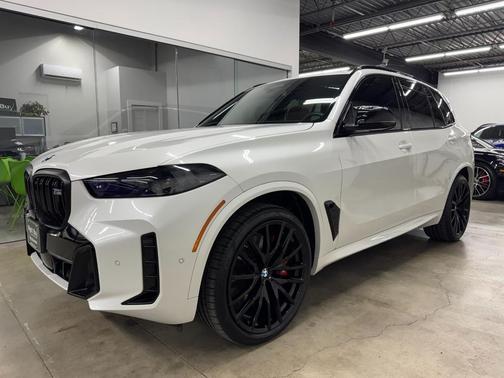 2025 BMW X5 M60i