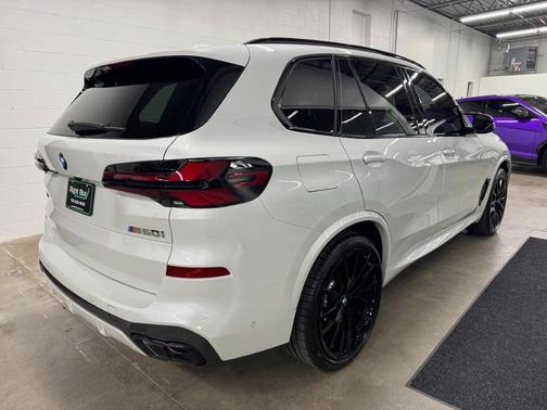 2025 BMW X5 M60i