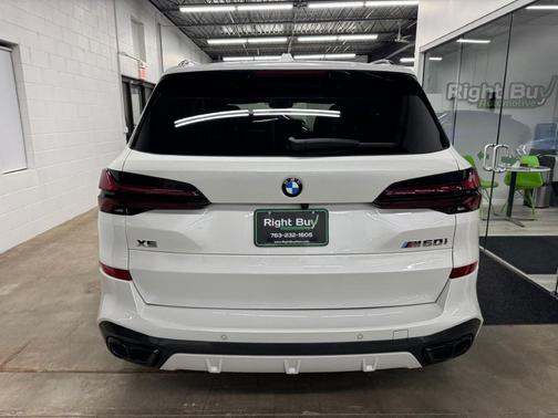 2025 BMW X5 M60i