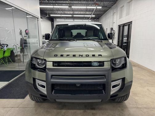 2022 Land Rover Defender 110 SE