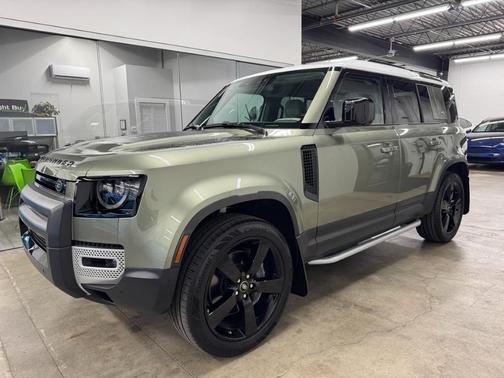 2022 Land Rover Defender 110 SE