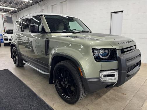 2022 Land Rover Defender 110 SE