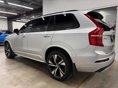 2022 Volvo XC90 Recharge Plug-In Hybrid T8 R-Design 7 Passenger