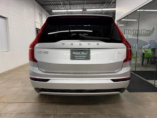 2022 Volvo XC90 Recharge Plug-In Hybrid T8 R-Design 7 Passenger