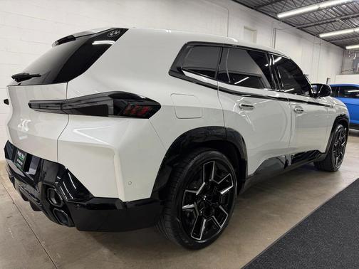 2023 BMW XM Base