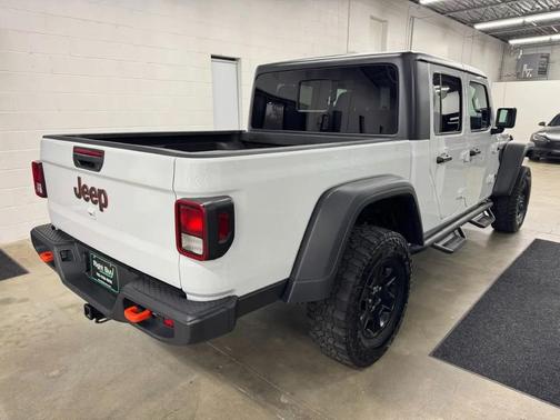 Bright White Clearcoat 2021 Jeep Gladiator Mojave 4x4