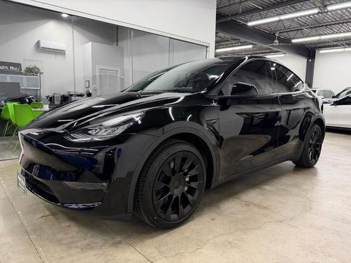 2022 Tesla Model Y Long Range Dual Motor All-Wheel Drive