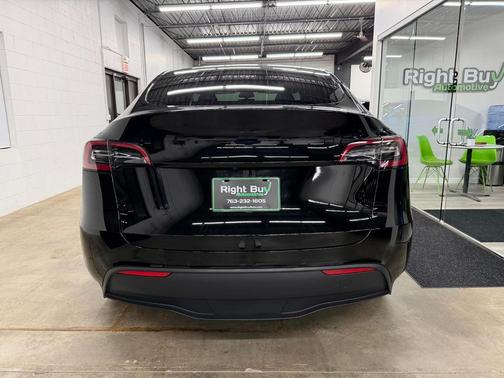 2022 Tesla Model Y Long Range Dual Motor All-Wheel Drive