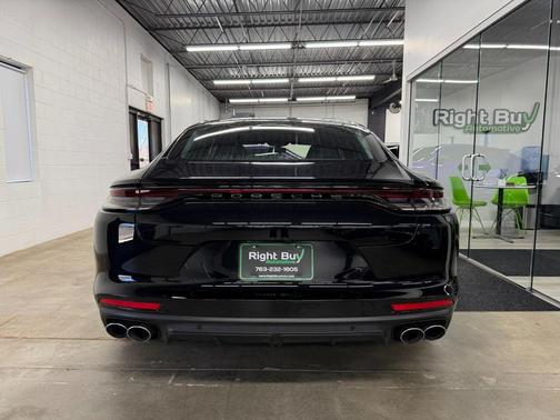 2022 Porsche Panamera 4S Executive