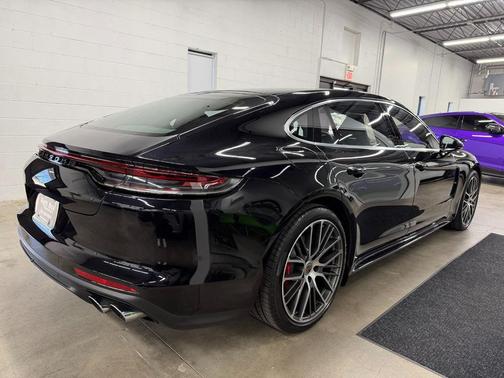 2022 Porsche Panamera 4S Executive