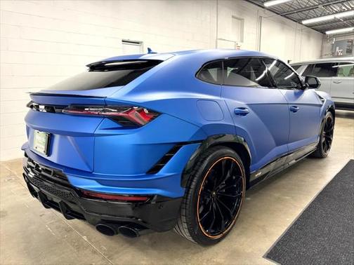 2023 Lamborghini Urus S