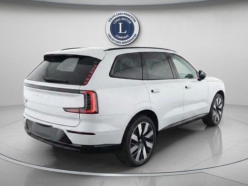 Crystal White 2025 Volvo EX90 Twin Motor Performance Ultra 6-Seater