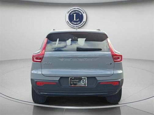 2025 Volvo XC40 B5 Plus Dark Theme