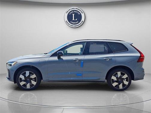 2025 Volvo XC60 Plug-In Hybrid T8 Plus