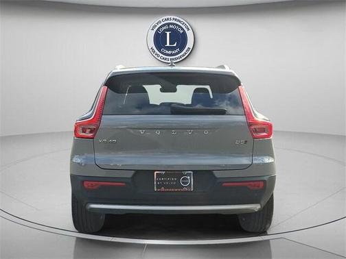 2025 Volvo XC40 B5 Core Bright Theme