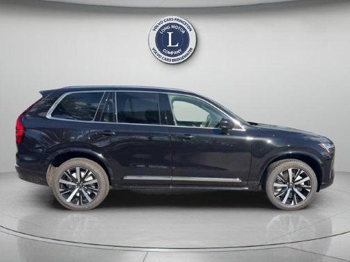 Onyx Black 2027 Volvo XC90 B5 Core