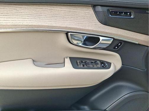 Denim Blue Metallic 2026 Volvo XC90 B6 Plus 7-Seater
