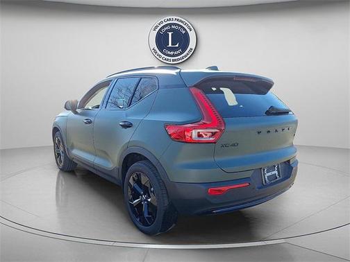 2025 Volvo XC40 Plus Dark Theme