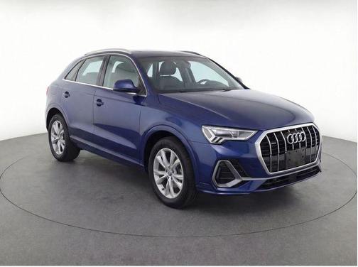 2021 Audi Q3 45 S line Premium