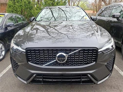 2024 Volvo XC60 Recharge Plug-In Hybrid T8 Plus Dark Theme