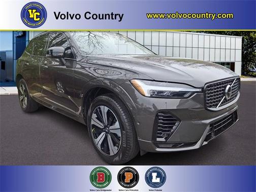 2024 Volvo XC60 Recharge Plug-In Hybrid T8 Plus Dark Theme