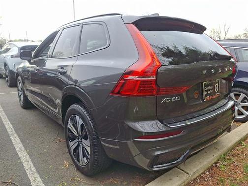 2024 Volvo XC60 Recharge Plug-In Hybrid T8 Plus Dark Theme
