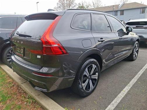 2024 Volvo XC60 Recharge Plug-In Hybrid T8 Plus Dark Theme