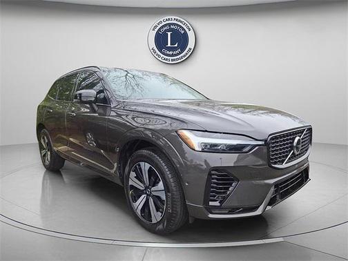 2024 Volvo XC60 Recharge Plug-In Hybrid T8 Plus Dark Theme