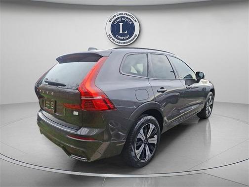 2024 Volvo XC60 Recharge Plug-In Hybrid T8 Plus Dark Theme