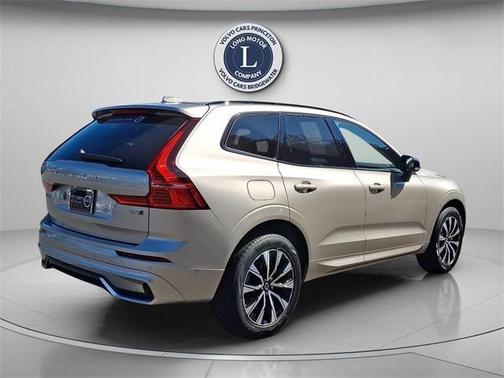 2025 Volvo XC60 B5 Plus