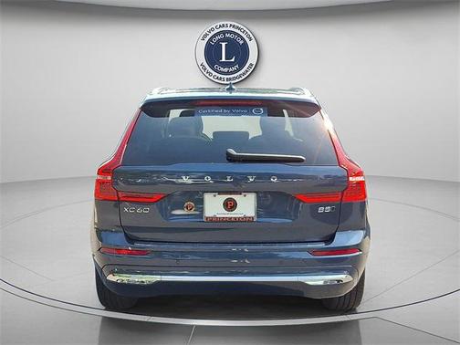 2022 Volvo XC60 B5 Inscription