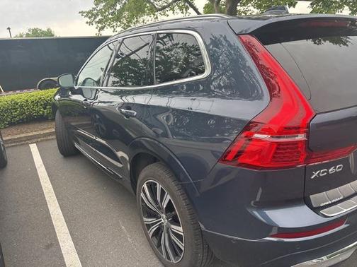 2022 Volvo XC60 B5 Inscription