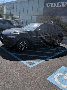 4DR 2025 Volvo XC60 B5 Core