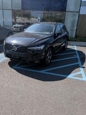 4DR 2025 Volvo XC60 B5 Core