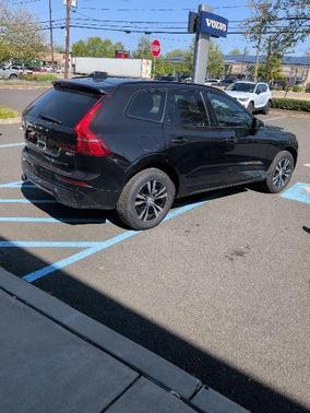 4DR 2025 Volvo XC60 B5 Core