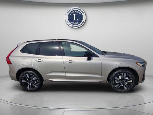 Bright 2026 Volvo XC60 B5 Plus