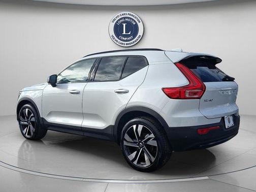 2026 Volvo XC40 B5 Plus