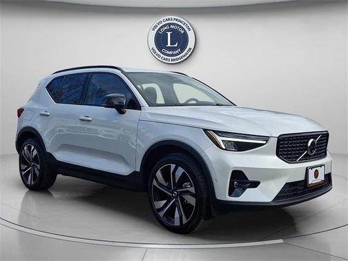 2026 Volvo XC40 B5 Plus
