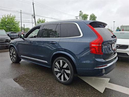 2024 Volvo XC90 Recharge Plug-In Hybrid T8 Ultimate Bright Theme 7-Seater