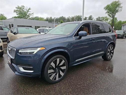 2024 Volvo XC90 Recharge Plug-In Hybrid T8 Ultimate Bright Theme 7-Seater