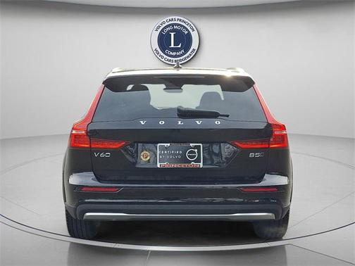 2025 Volvo V60 Cross Country B5 Plus