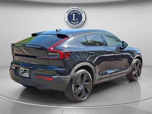 Ultra Black 2025 Volvo EC40 TWIN EDITION