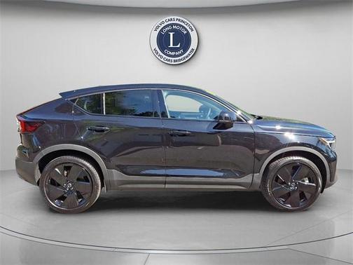 Ultra Black 2025 Volvo EC40 TWIN EDITION