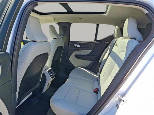 2026 Volvo XC40 B5 Plus