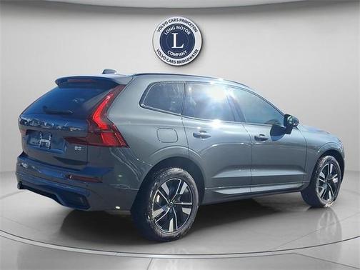 2026 Volvo XC60 B5 Plus
