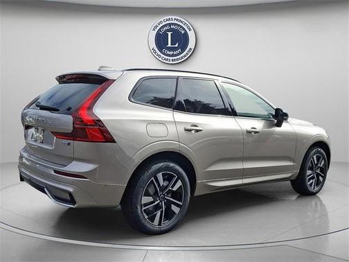 2026 Volvo XC60 B5 Plus