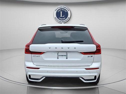 2026 Volvo XC60 B5 Plus