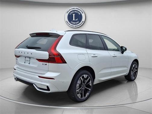 2026 Volvo XC60 B5 Plus
